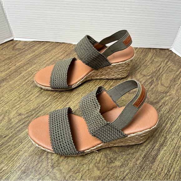 Tommy Bahama Sakura Back Strap Sage Green Wedge Sandals Size 7.5 - Picture 6 of 15